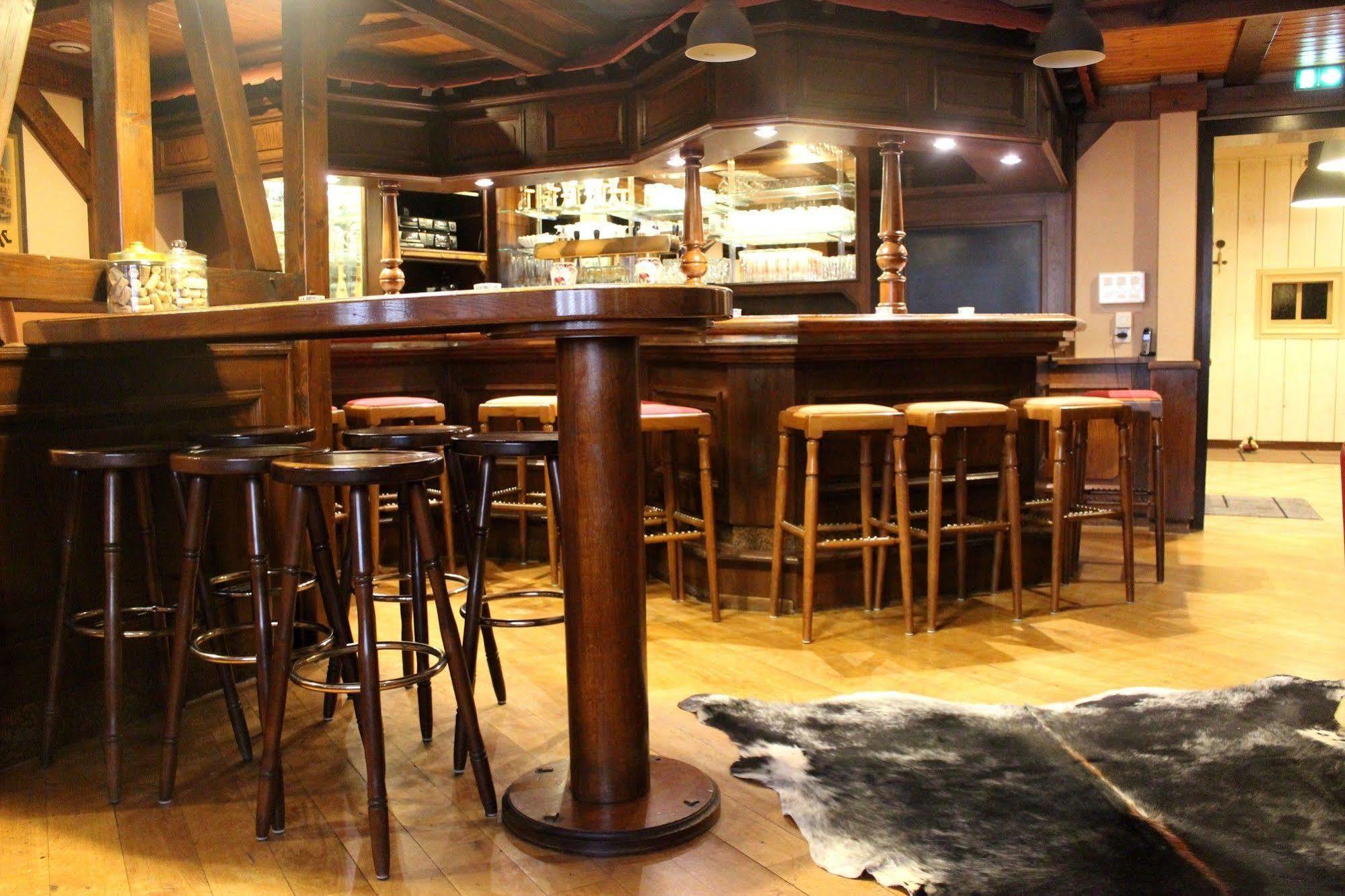阿拉红屋酒店及餐厅 巴尔 外观 照片